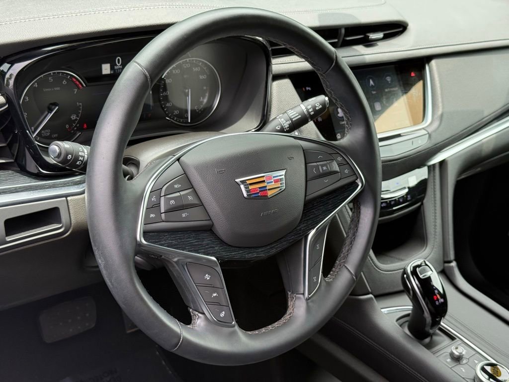 Used 2025 Stellar Black Metallic Cadillac Premium Luxury image 19