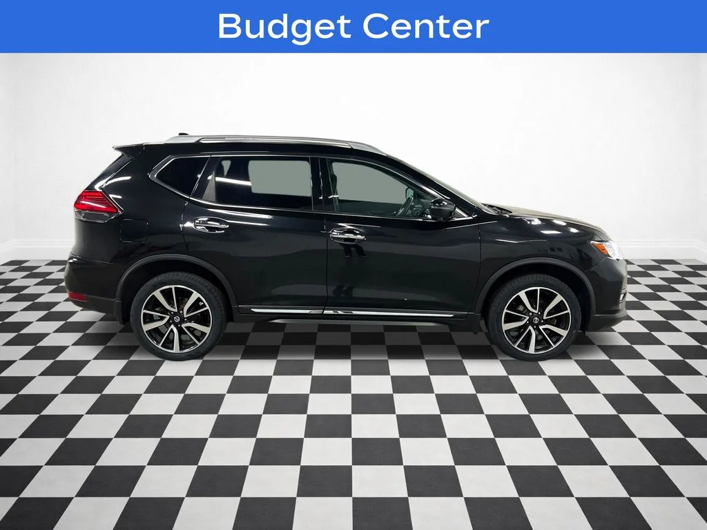 Used 2017 Nissan Rogue SL with VIN 5N1AT2MV5HC773873 for sale in Chippewa Falls, WI