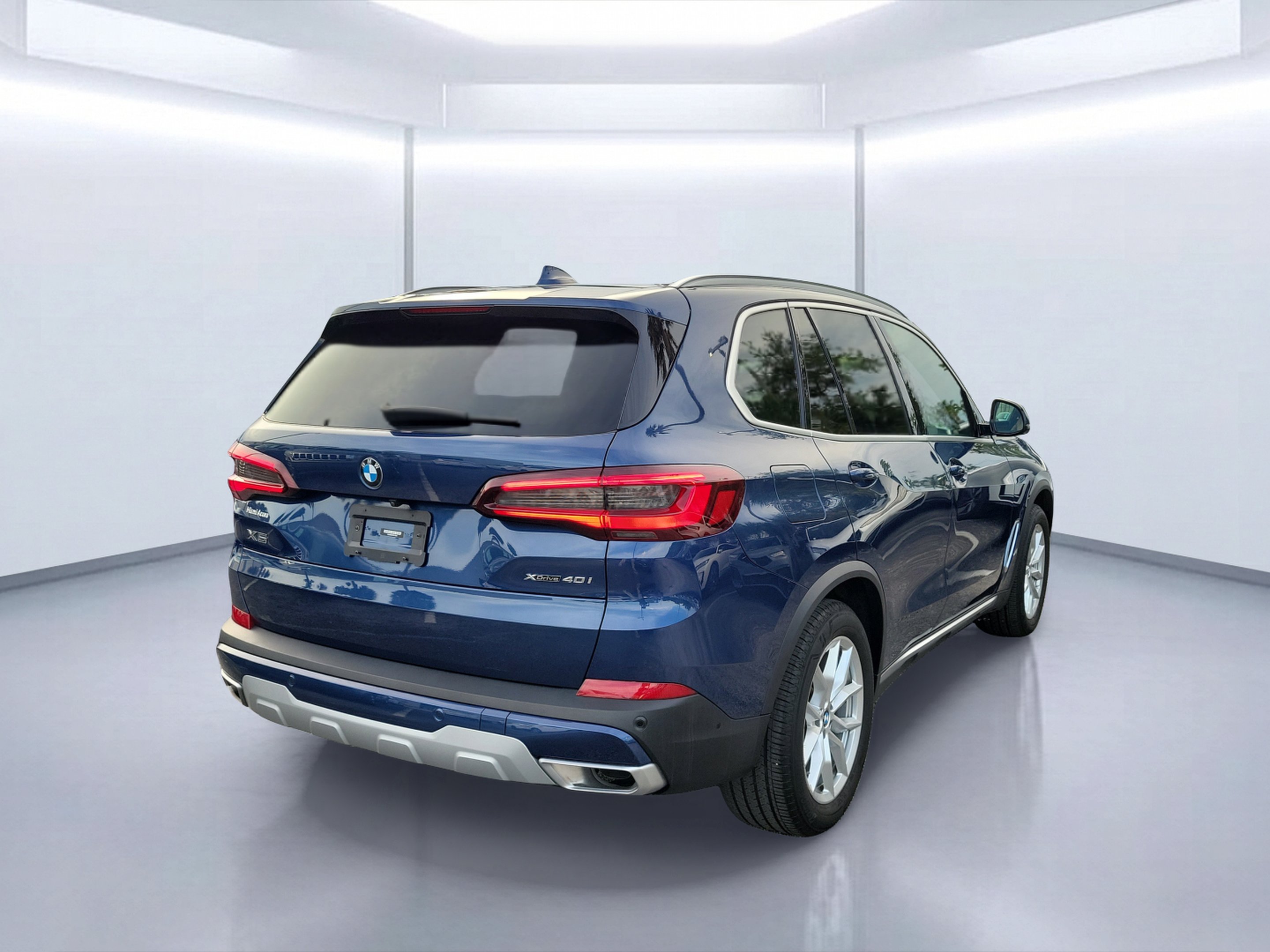 Used 2023 Phytonic Blue Metallic BMW xDrive40i image 4