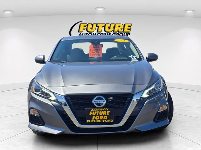 Used 2022 Gray Nissan 2.5 SV image 2