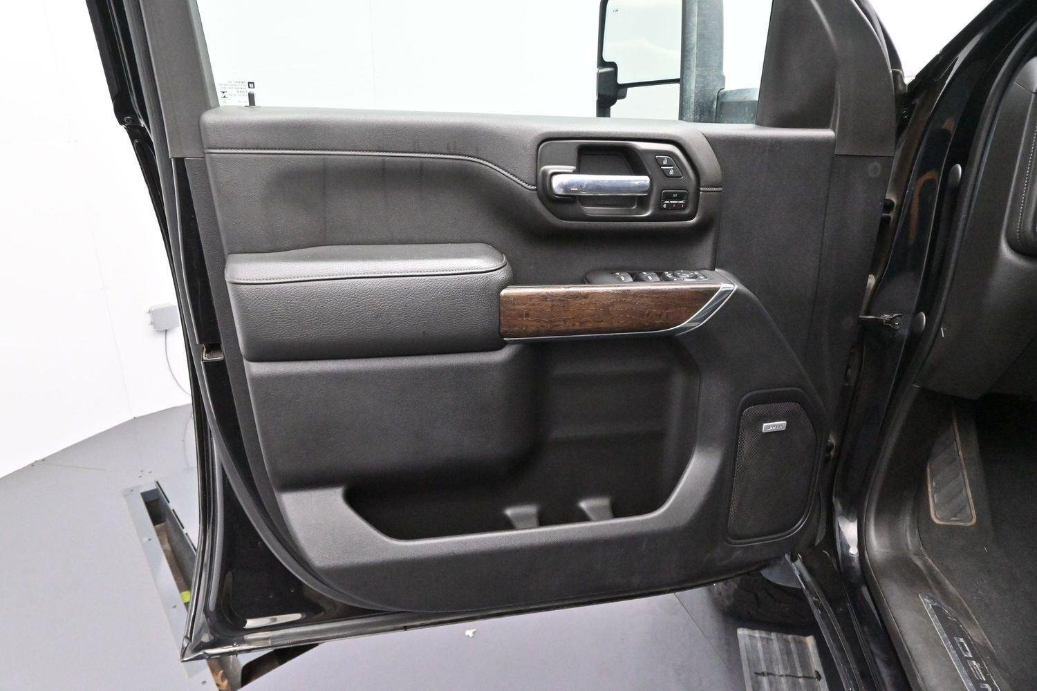 Used 2021 Ebony Twilight Metallic GMC Denali image 9