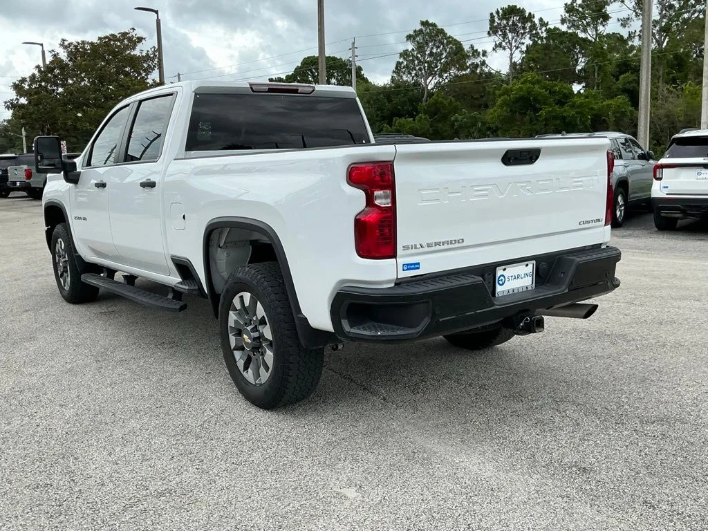 Used 2024 White Chevrolet Custom image 5