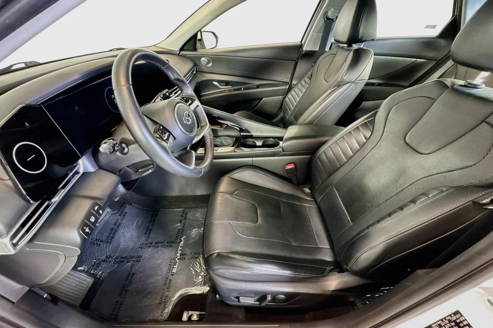 Used 2023 Ceramic White Hyundai Limited image 19