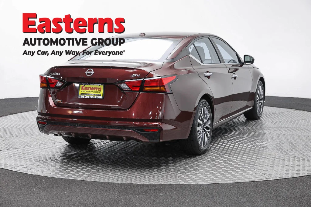 Used 2024 Red Nissan 2.5 SV image 3