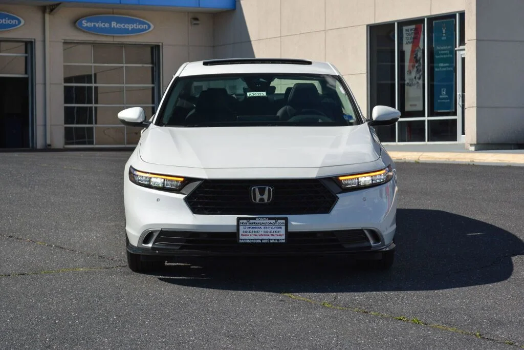 New 2026 Platinum White Pearl Honda Touring Hybrid image 2