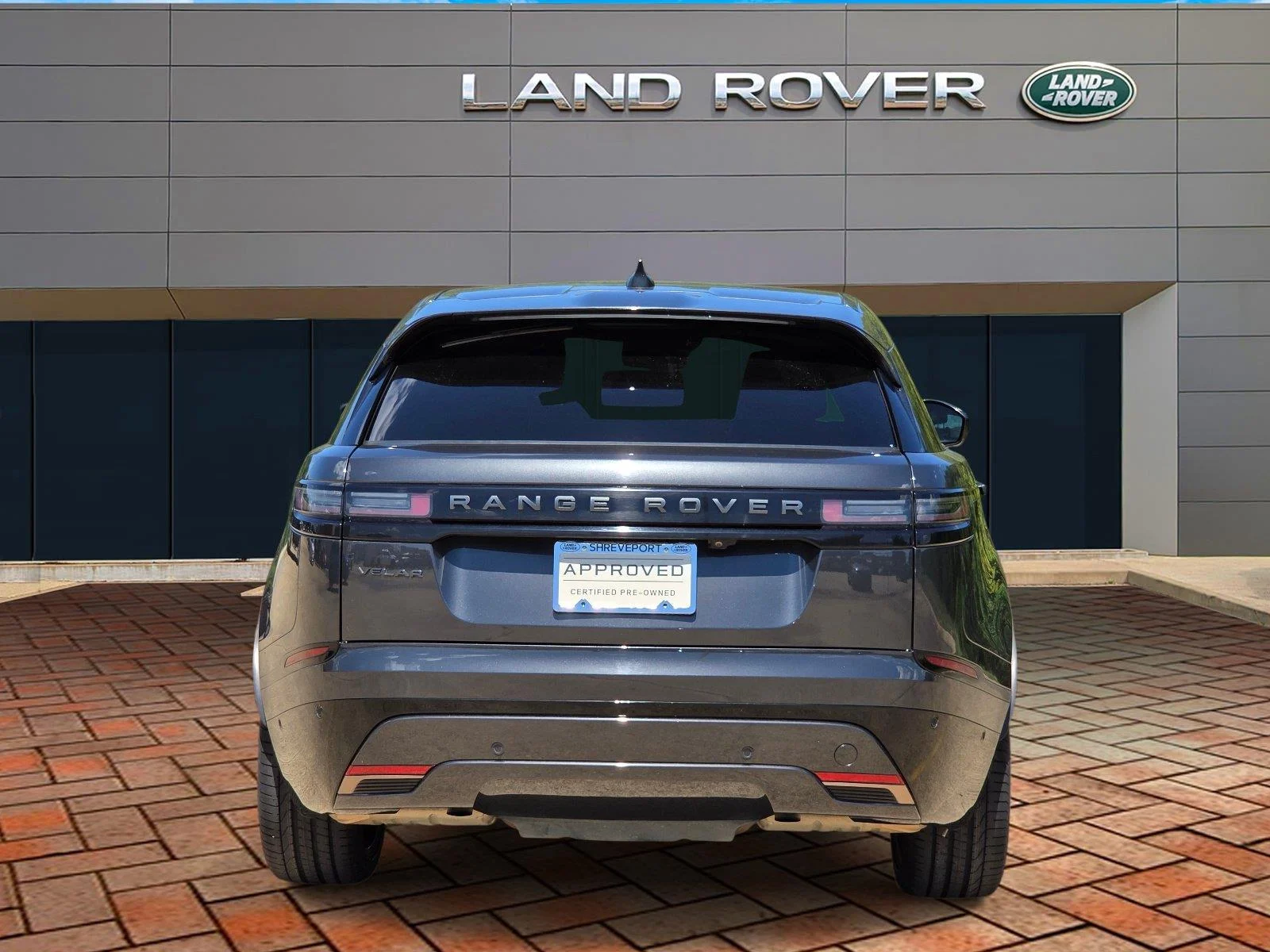 Certified Used 2024 Arroios Grey Metallic Land Rover Dynamic SE image 5