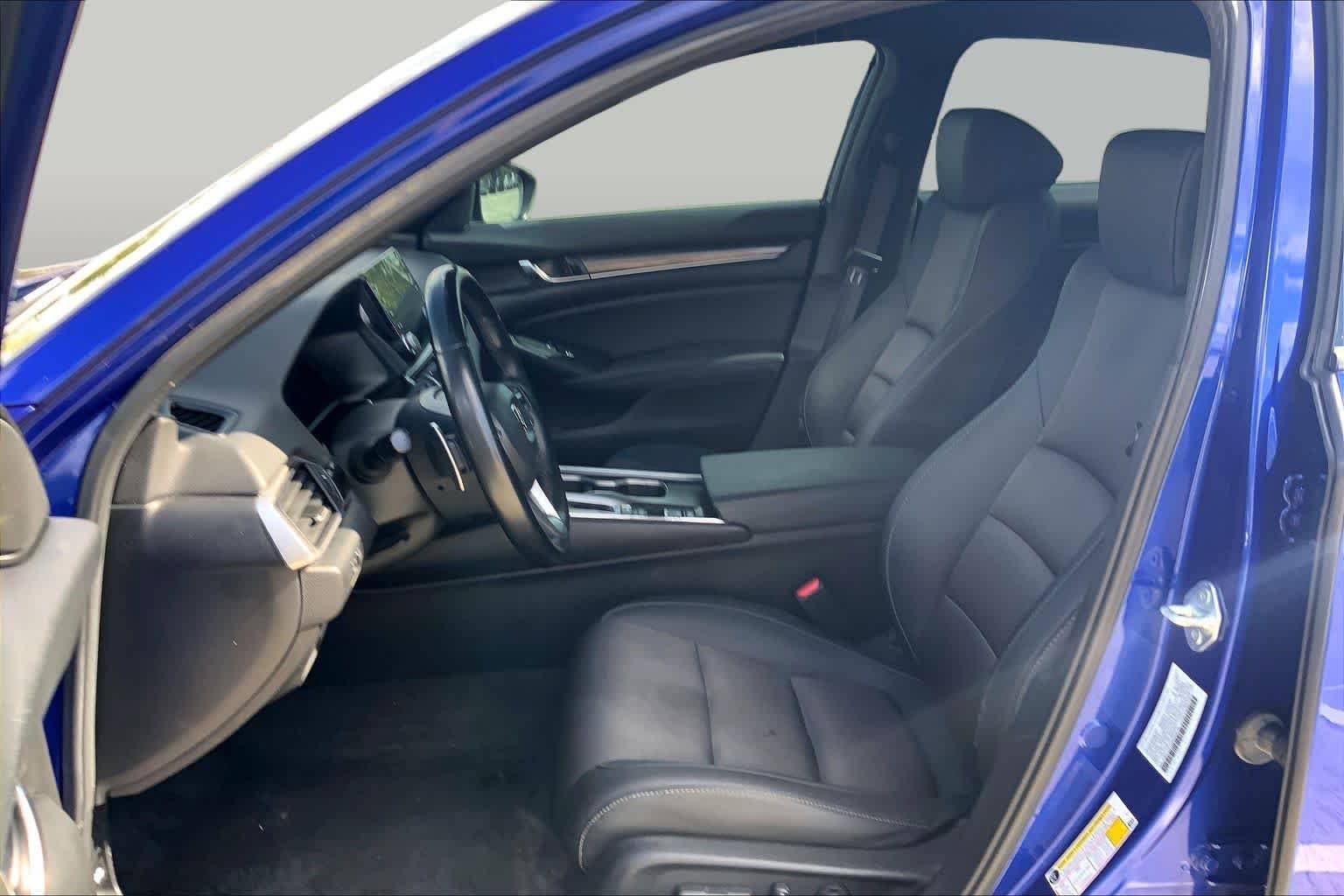 Used 2021 Still Night Pearl Honda Sport image 8