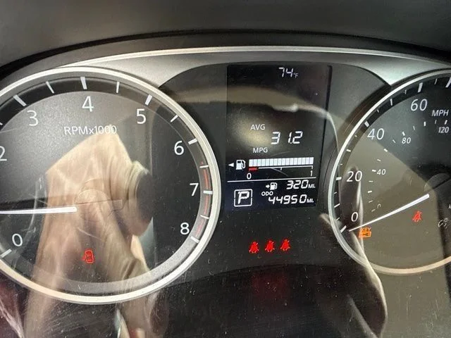 Used 2024 Gray Nissan S image 6