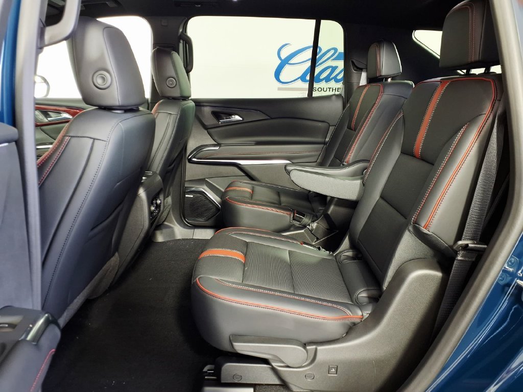 2027 Chevrolet Traverse RS - Photo 8
