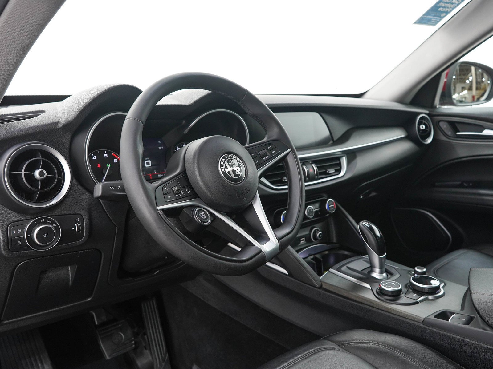 Used 2019 Alfa Rosso Alfa Romeo Ti image 25