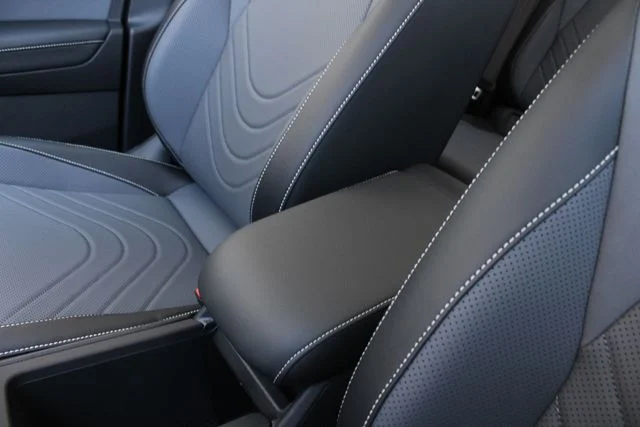 New 2026 Silver Volkswagen 2.0T SE image 18