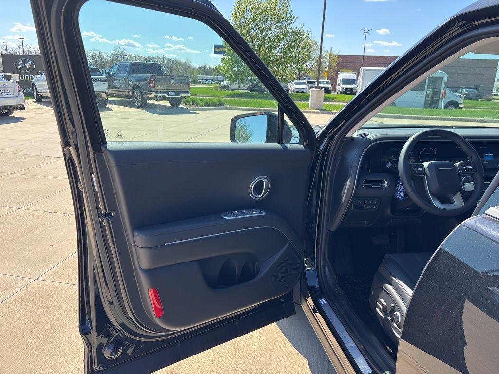 New 2026 Abyss Black Hyundai SEL 7P image 15
