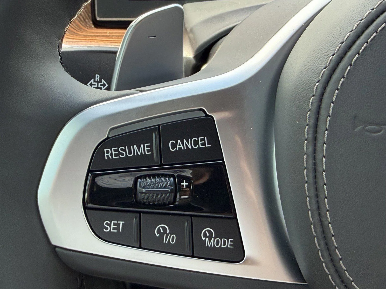 New 2026 Carbon Black Metallic BMW xDrive40i image 31