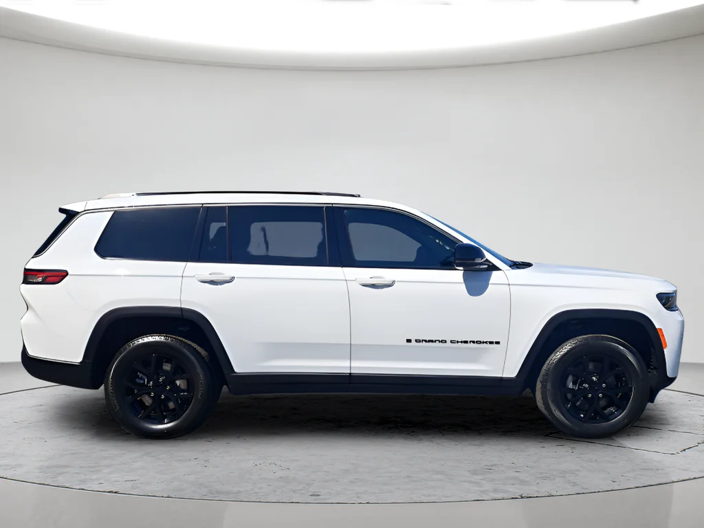 New 2026 Bright White Clearcoat Jeep Altitude image 2