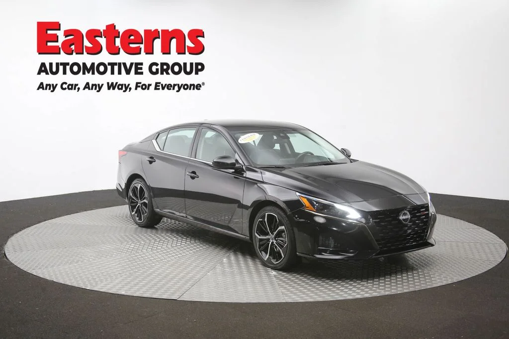 Used 2024 Black Nissan 2.5 SR image 49