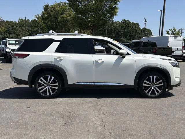 Used 2024 White Nissan Platinum image 14