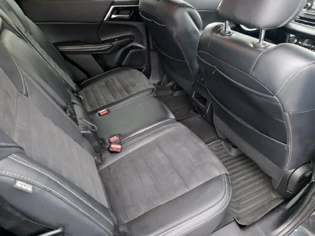 2024 Mitsubishi Outlander SE - Photo 40