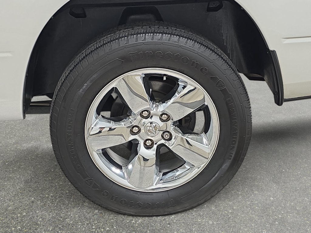 Used 2017 Bright Silver Clearcoat Metallic Ram Big Horn image 32