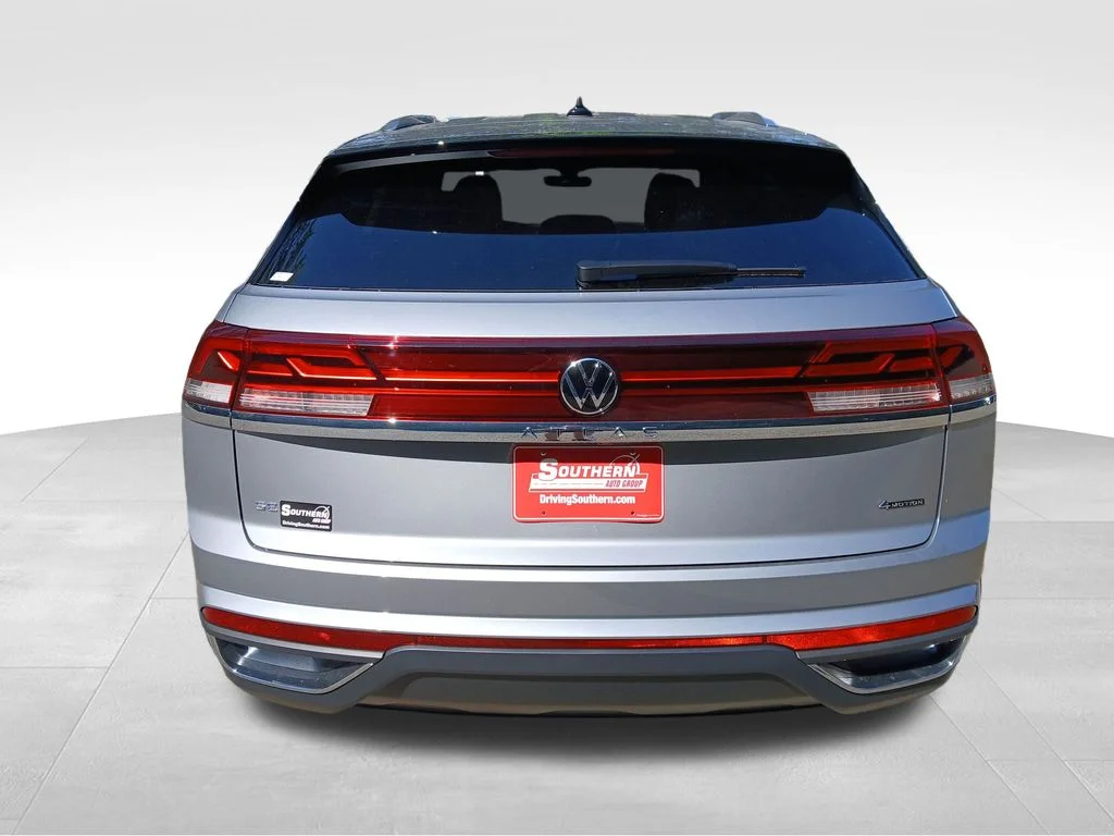 Used 2026 Silver Volkswagen SE image 4