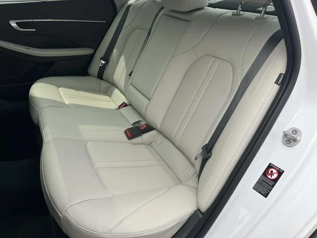 Used 2023 White Hyundai Limited image 22