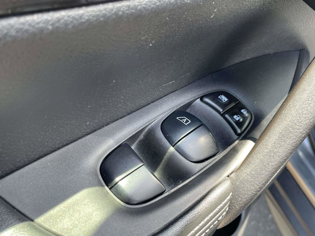 Used 2020 Gray Nissan SV image 15