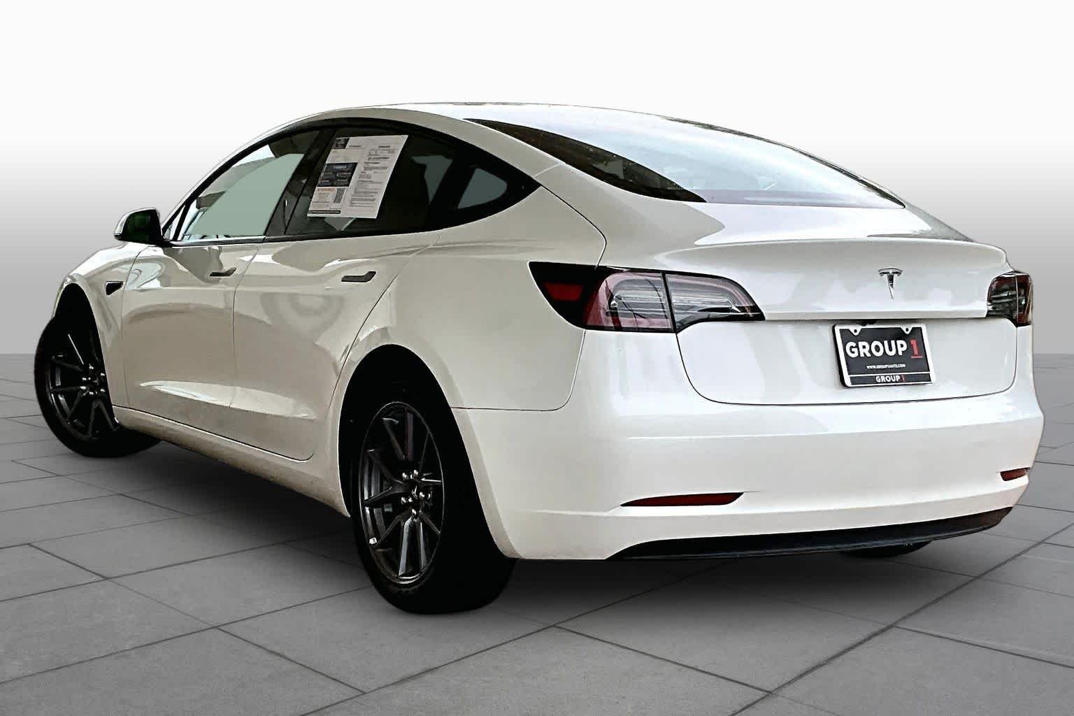 Used 2023 Pearl White Multi-Coat Tesla  image 9