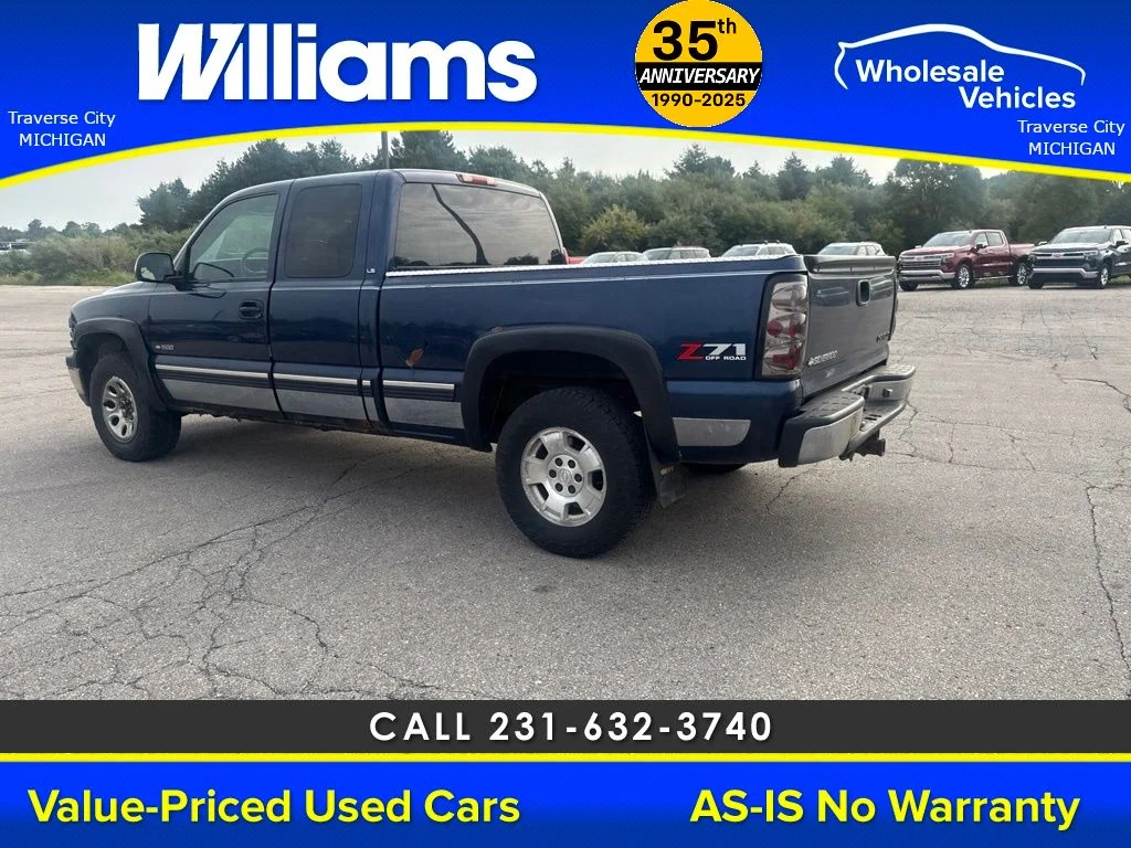 Used 2000 Indigo Blue Metallic Chevrolet LS image 18