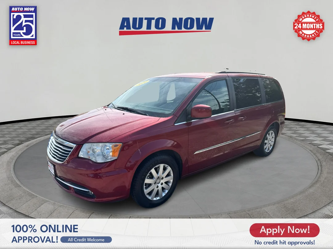 2014 Chrysler Town & Country Touring's photo