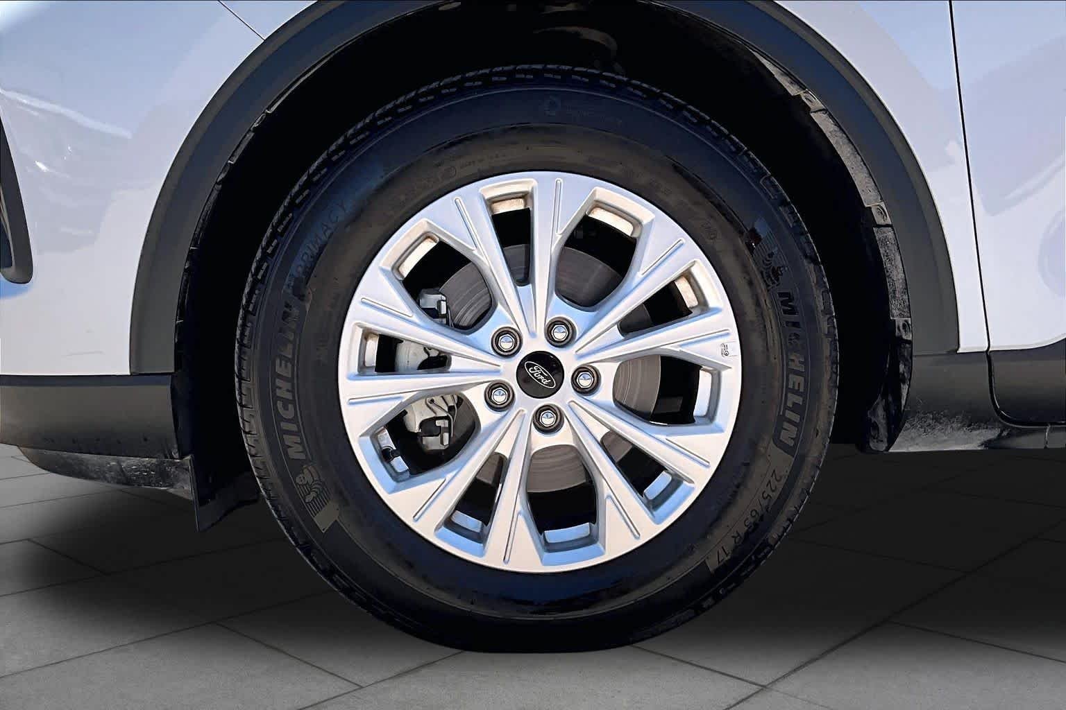 Used 2025 Space Silver Ford Active image 11