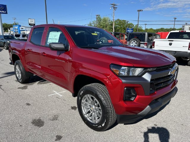2026 Chevrolet Colorado photo 11 of 35