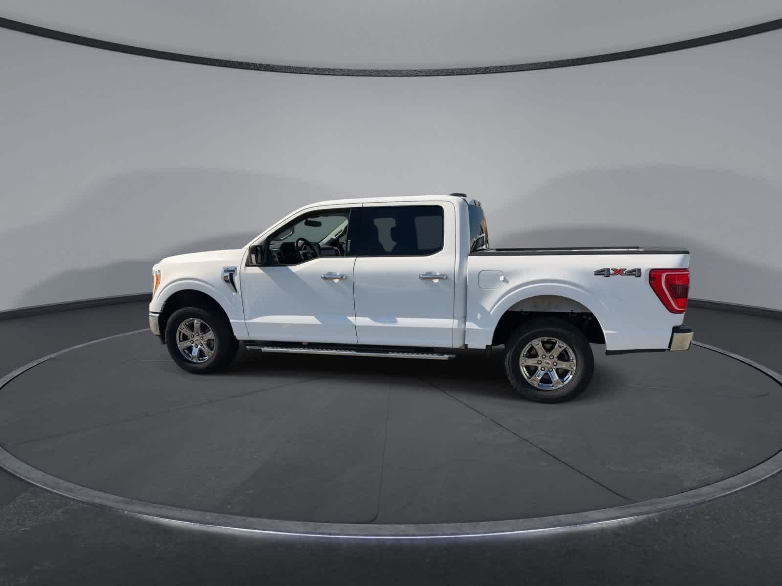 Certified Used 2021 Oxford White Ford XLT image 5