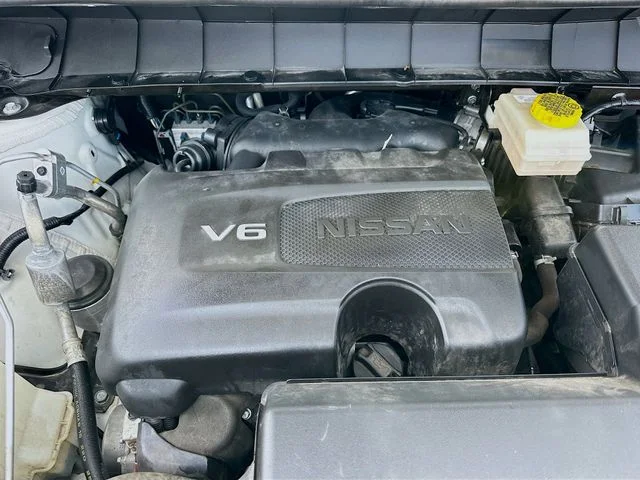 Used 2022 White Nissan SL image 32