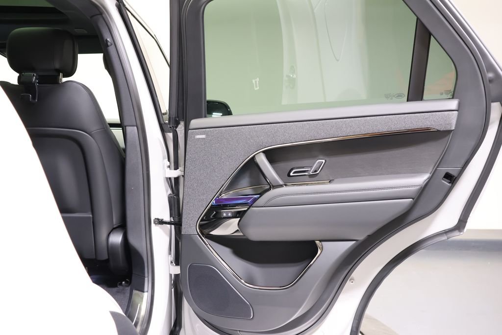 New 2026 Borasco Grey Land Rover Dynamic SE image 40