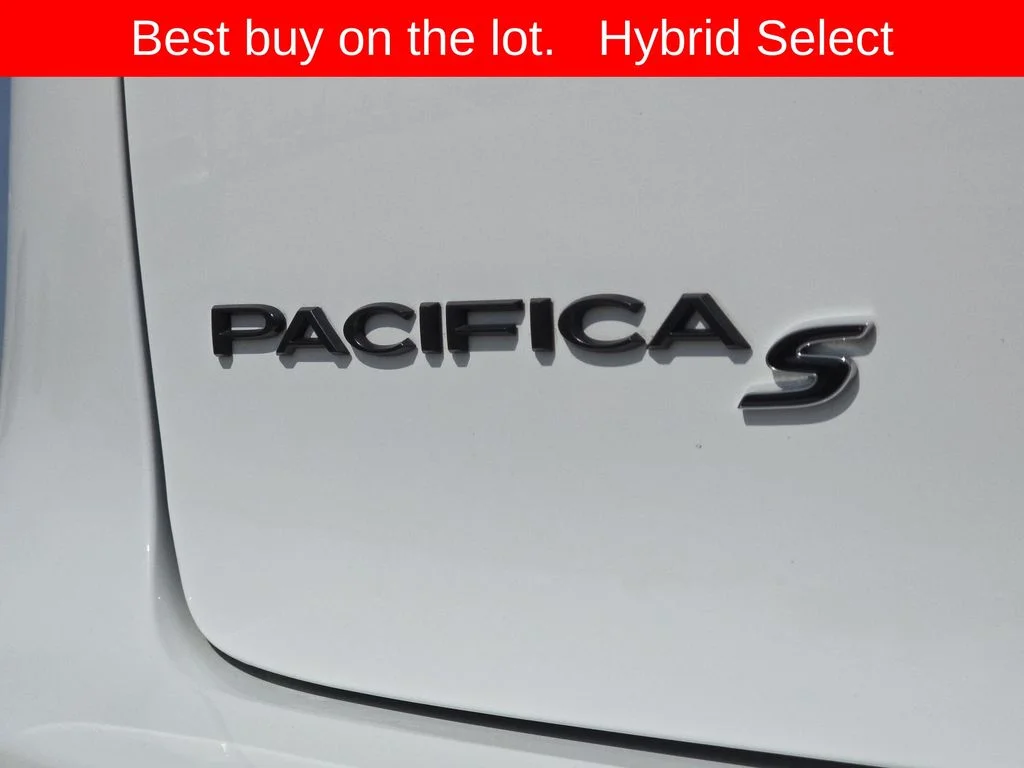 Used 2024 White Chrysler Select image 36