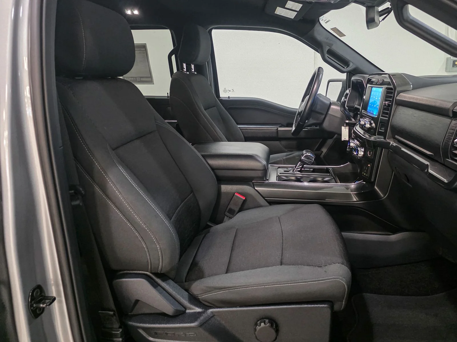 Used 2022 Silver Ford XLT image 22