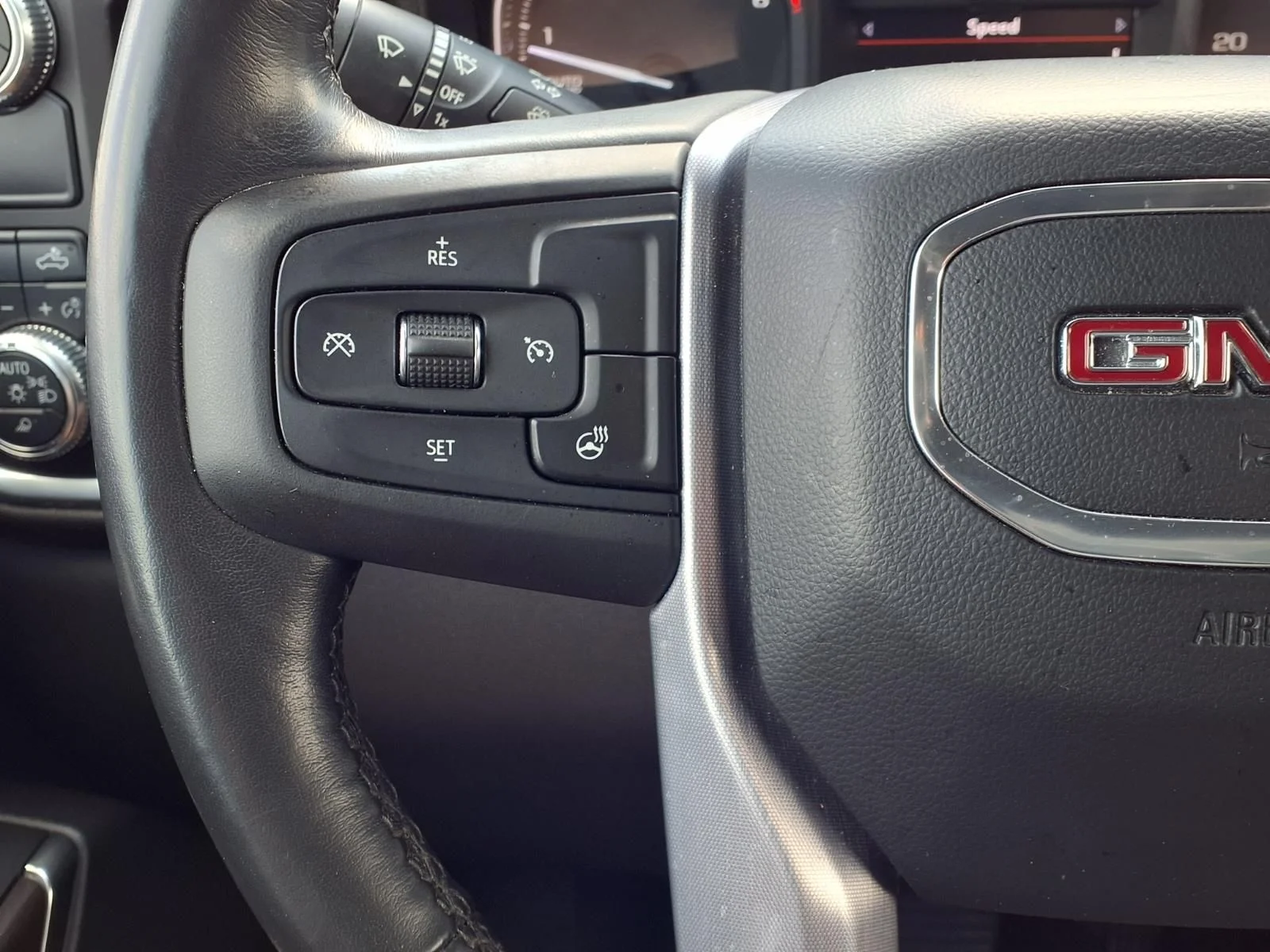 Used 2019 White GMC SLT image 19