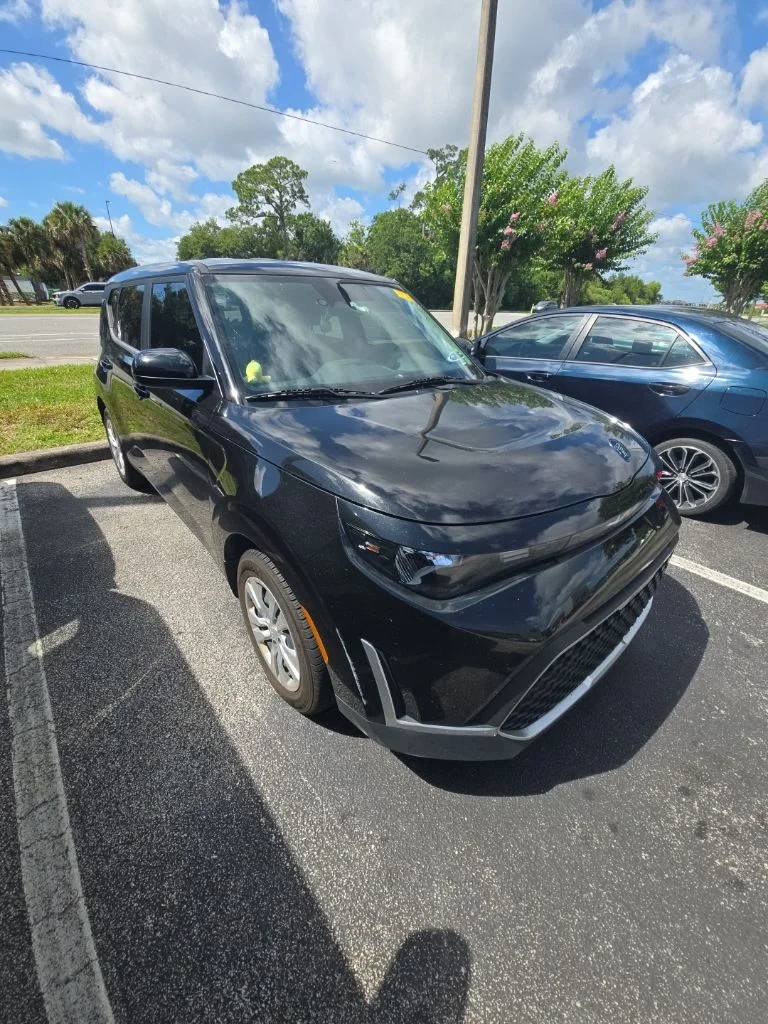 Used 2023 Black Kia LX image 3