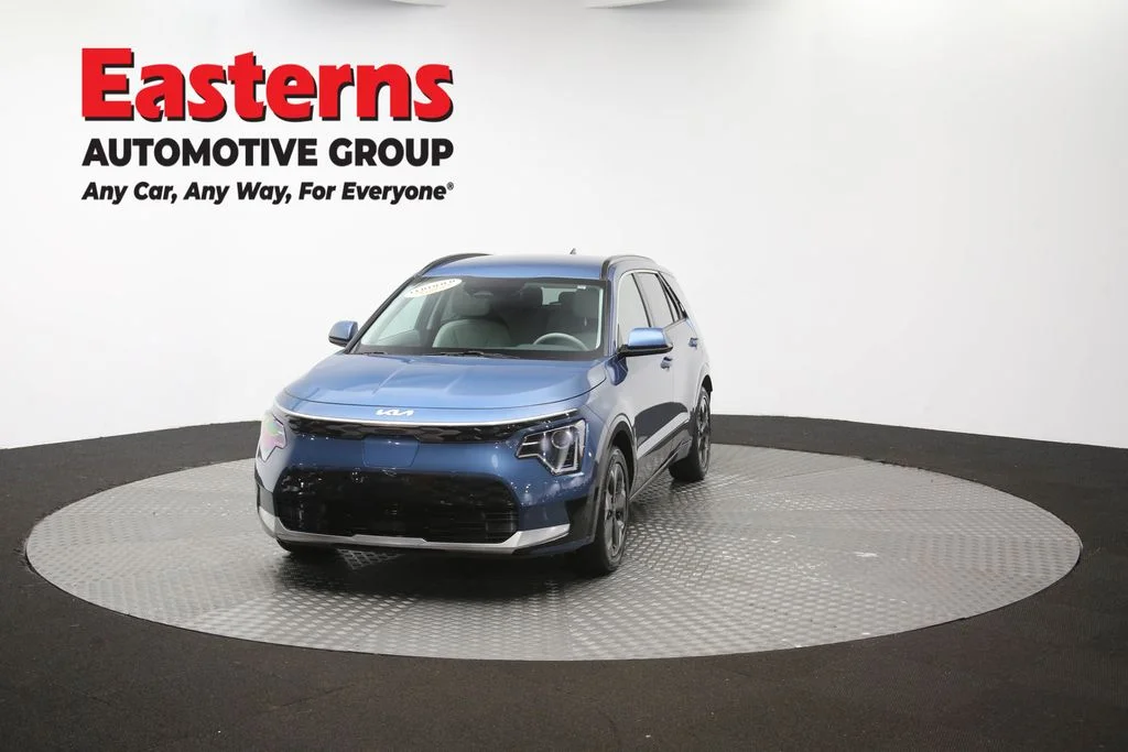 Used 2023 Blue Kia Wind image 52