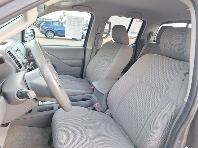 Used 2016 Gray Nissan SV image 9