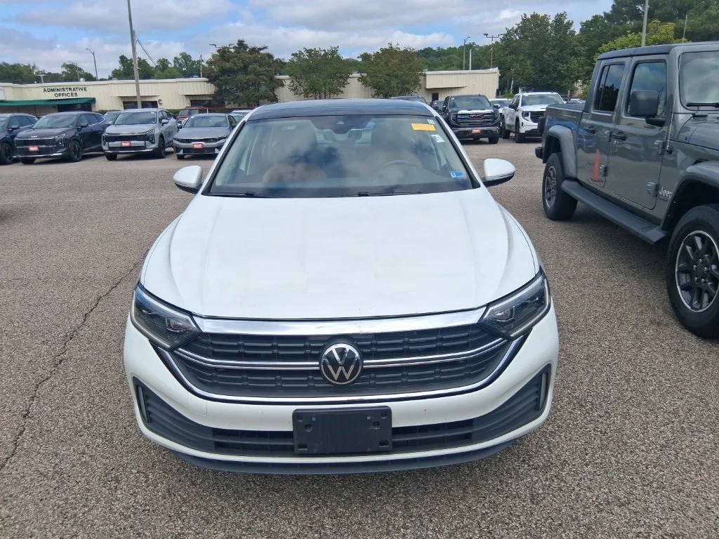Used 2024 White Volkswagen 1.5T SEL image 2