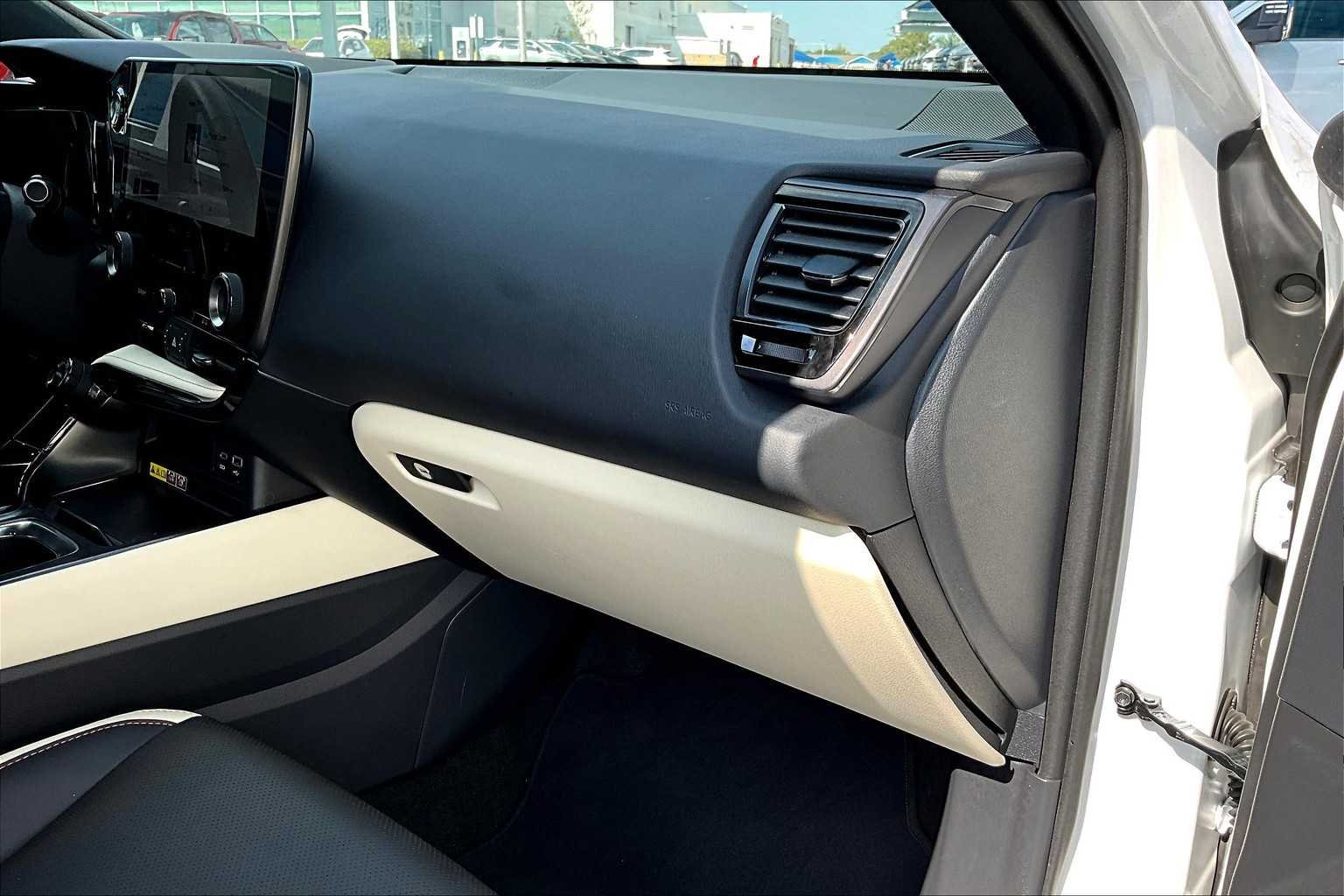 Used 2024 Eminent White Pearl Lexus Premium image 17