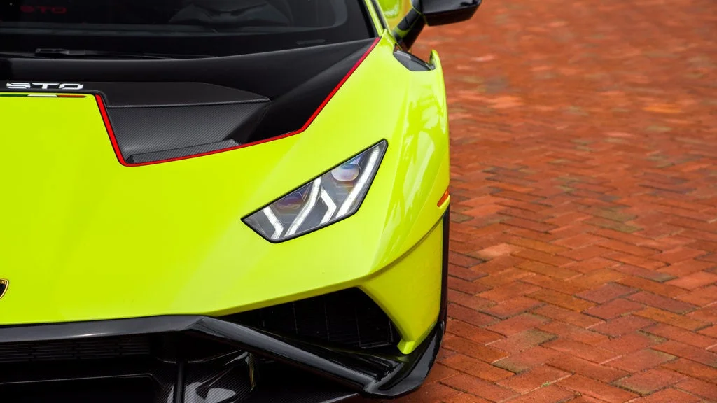 Used 2022 Verde Scandal Metallic Lamborghini Base image 36