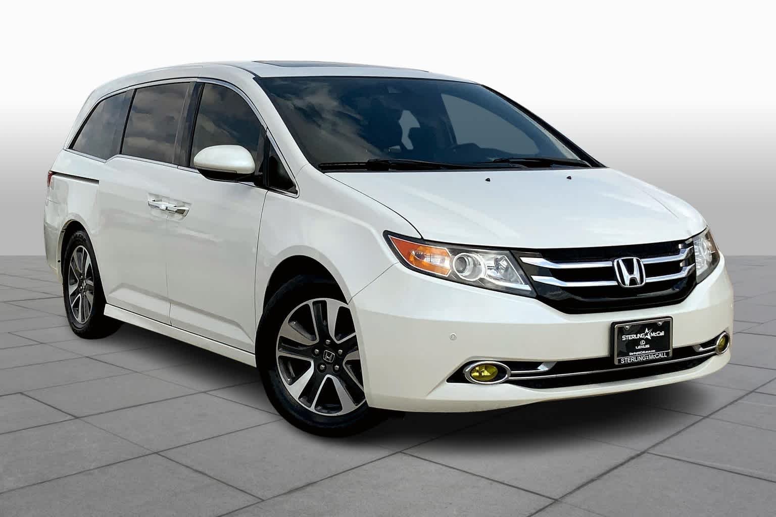 Used 2014 White Diamond Pearl Honda Touring image 3
