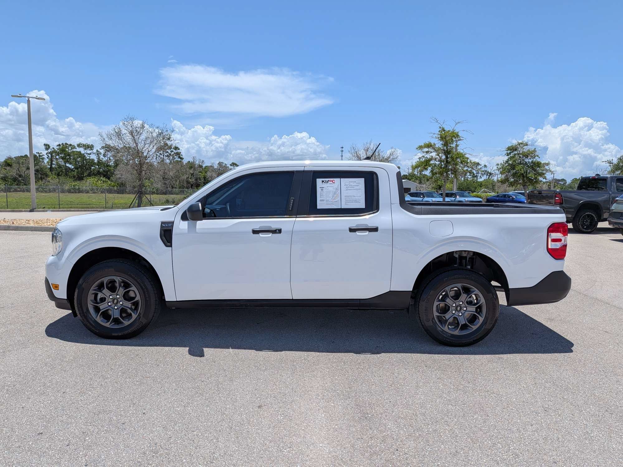 Used 2022 Oxford White Ford XLT image 8