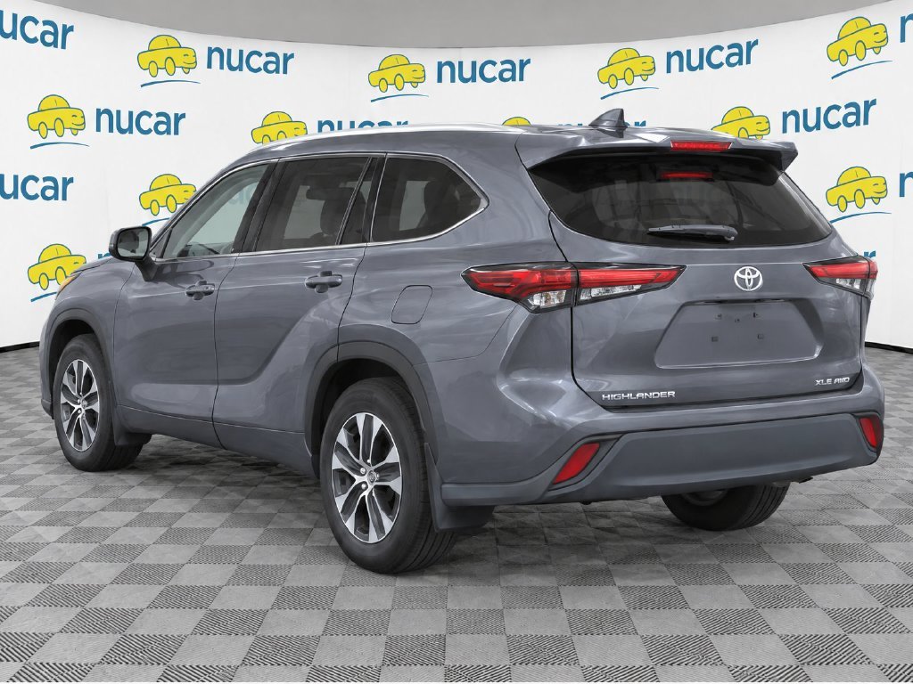 Used 2022 Gray Toyota XLE image 3