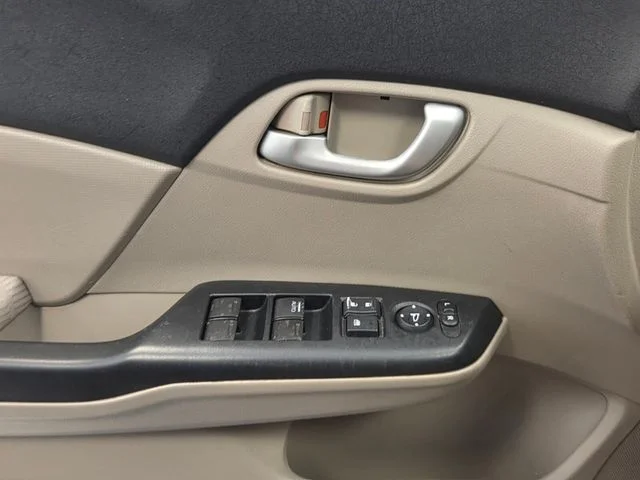 Used 2012  Honda LX image 27