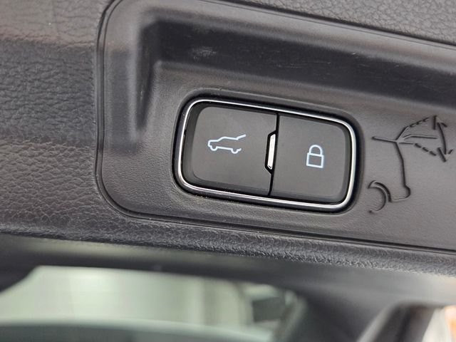 Used 2020 Silver Ford XLT image 14