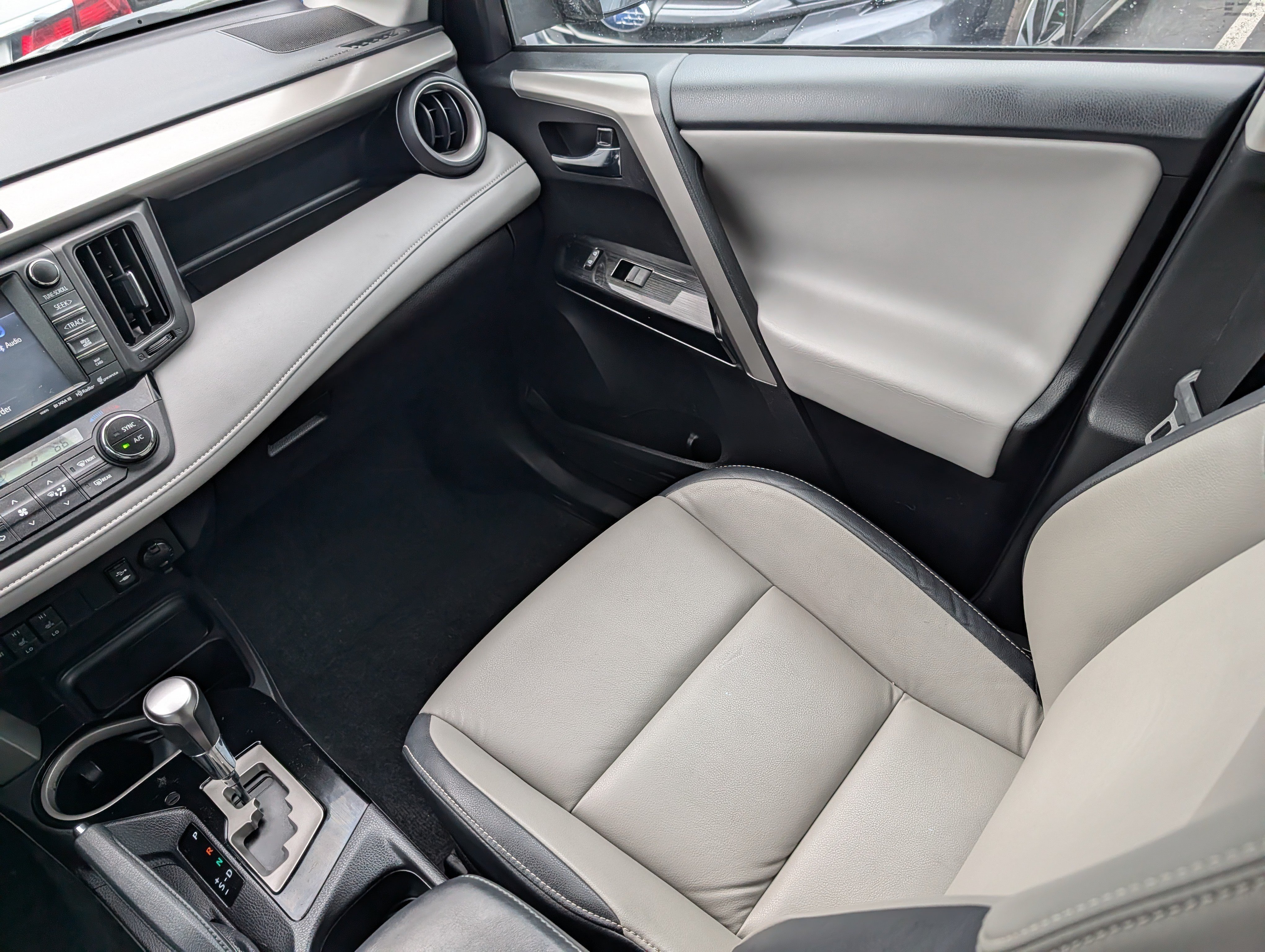 Used 2018 Magnetic Gray Metallic Toyota Limited image 11