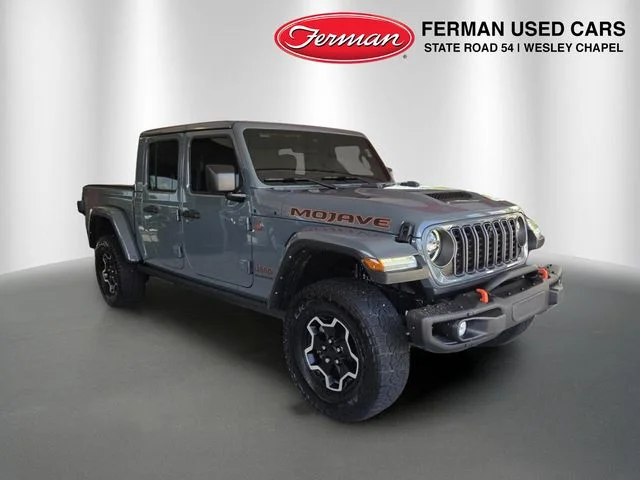 Used 2024 Gray Jeep Mojave image 1