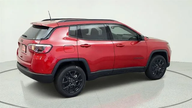 New 2026 Red Hot Pearlcoat Jeep Latitude image 14